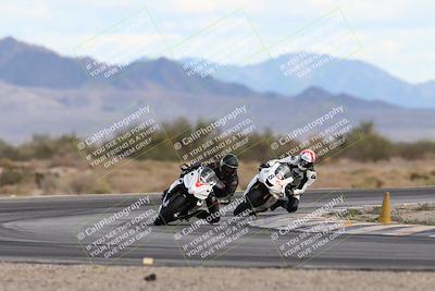 media/Nov-16-2025-Race Pace (Sun) [[8c5fa54630]]/Non Verified Riders (1st 20 Minutes)/5-Turn 15 (110pm)/